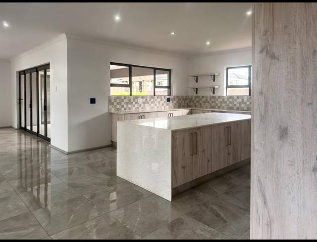 3 BEDROOM HOUSE FOR SALE IN BISHOPSTOWE